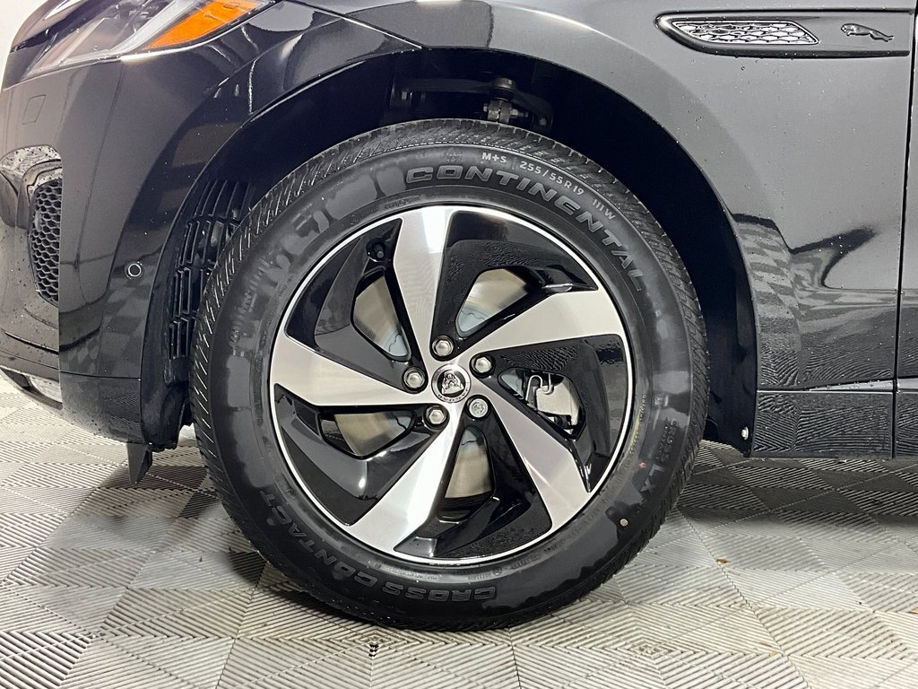 New 2026 Jaguar F-PACE R-Dynamic S image 9
