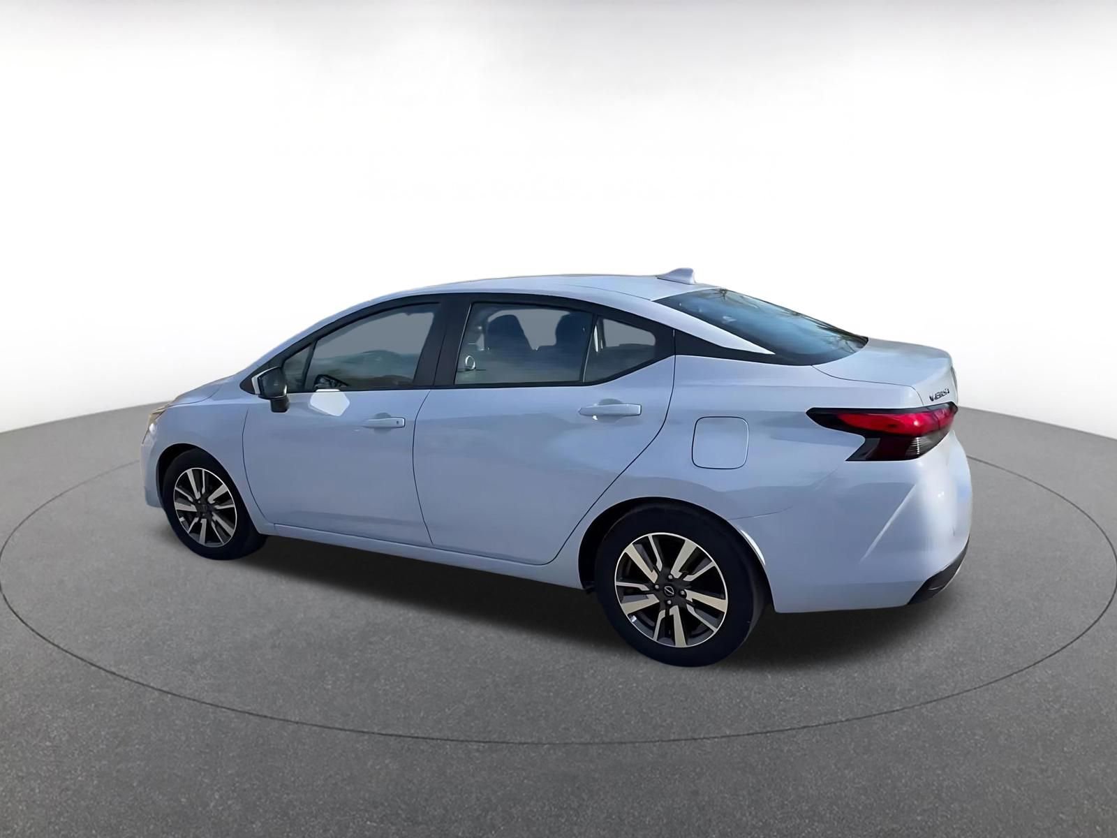 Used 2025 Nissan Versa SV FWD image 10