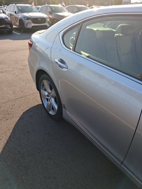 Used 2012 Lexus LS 460 L w/ Luxury Pkg RWD image 12