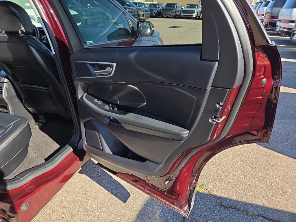 Used 2019 Ford Edge SEL w/ Equipment Group 201A image 26