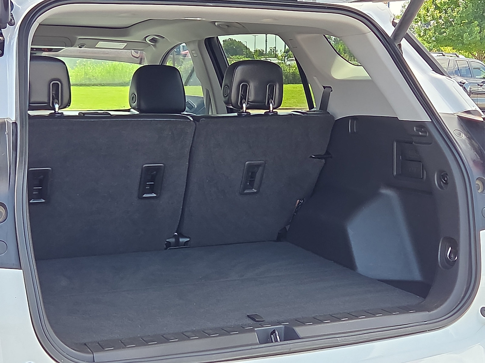 Used 2020 GMC Terrain SLT w/ Preferred Package FWD image 9