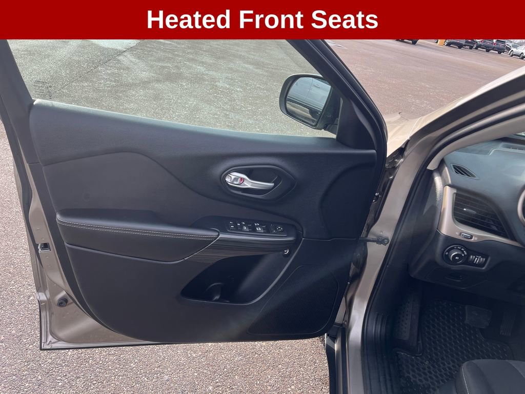 Used 2016 Jeep Cherokee Latitude w/ Safety/Convenience Group image 12