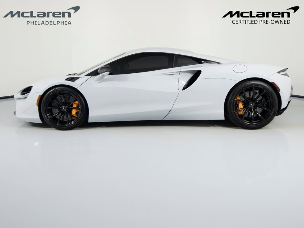 Used 2023 McLaren Artura image 8