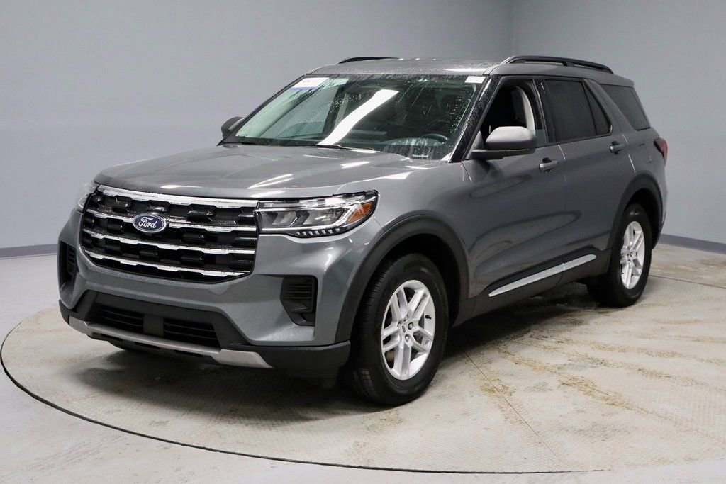 Certified 2025 Ford Explorer Active image 9