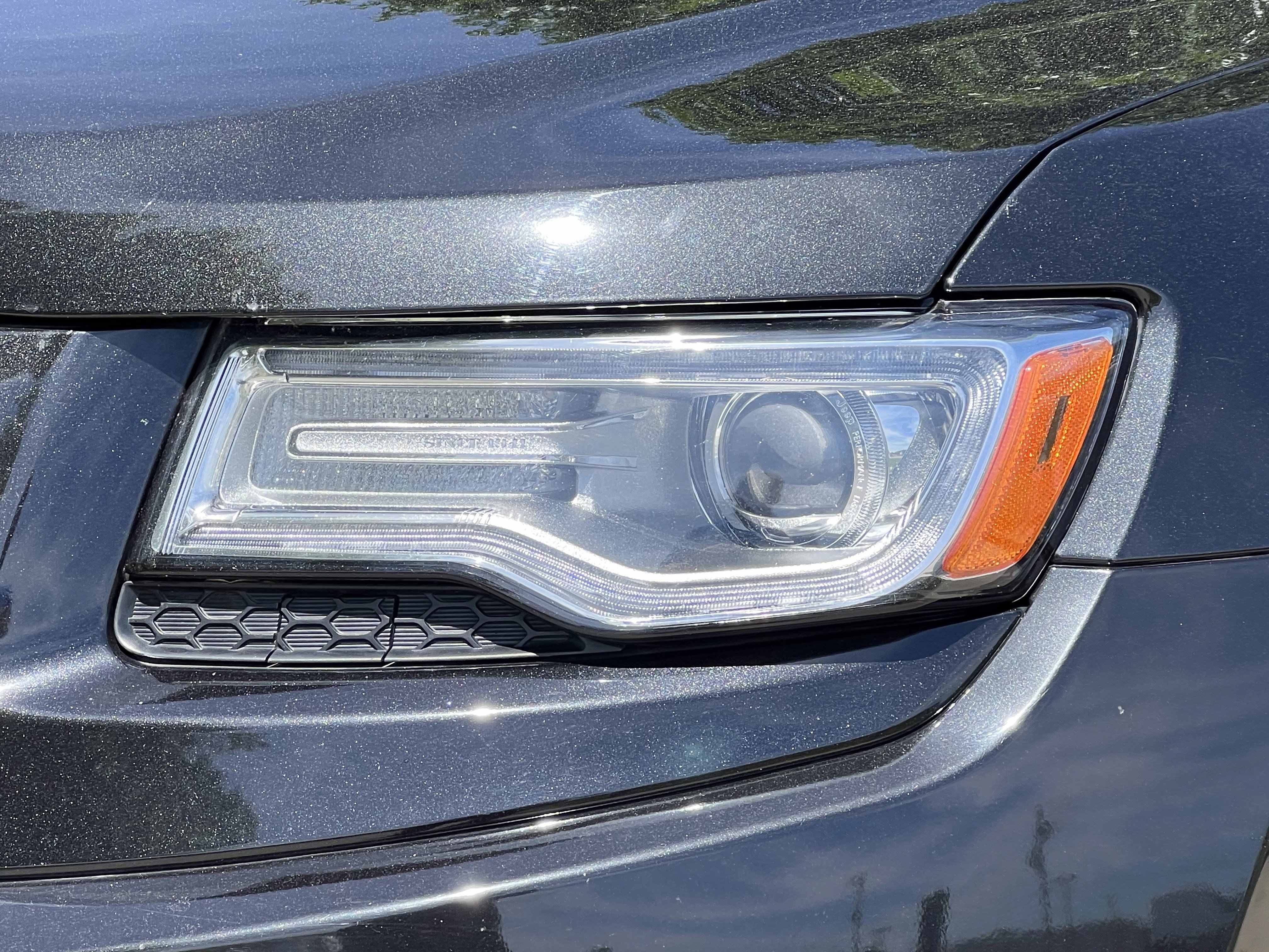 Used 2014 Jeep Grand Cherokee Overland w/ Advanced Technology Group AWD/4WD image 7