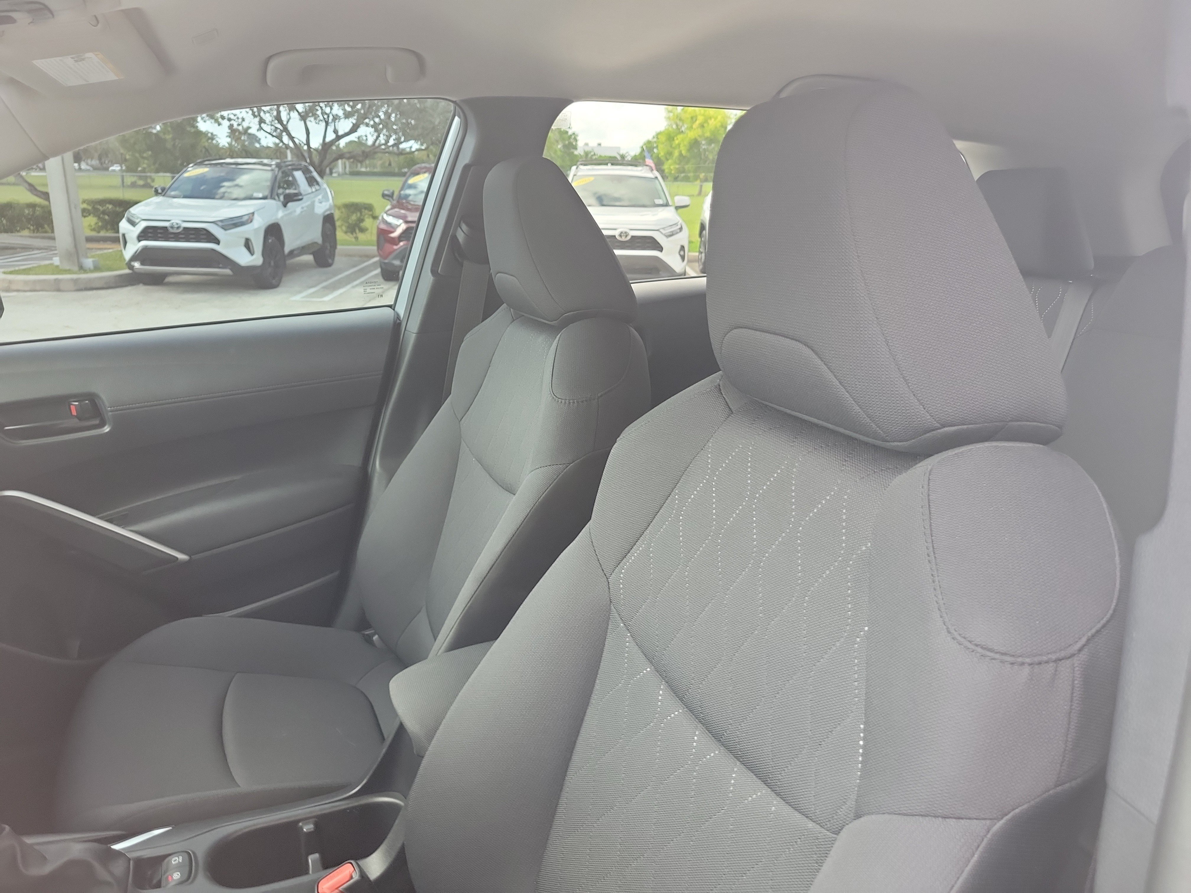 Used 2024 Toyota Corolla Cross LE FWD image 21