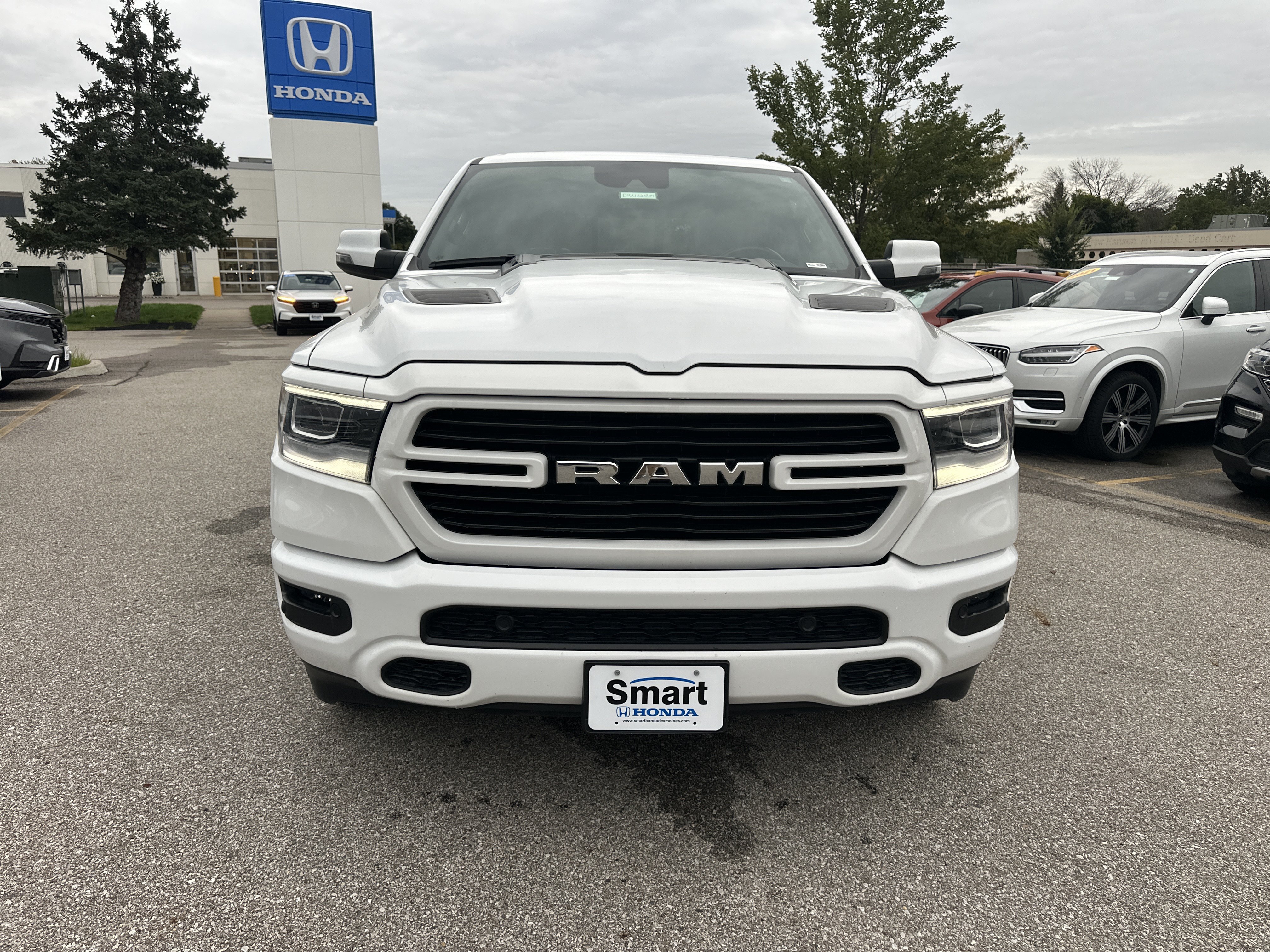 Used 2024 RAM 1500 Laramie AWD/4WD image 8
