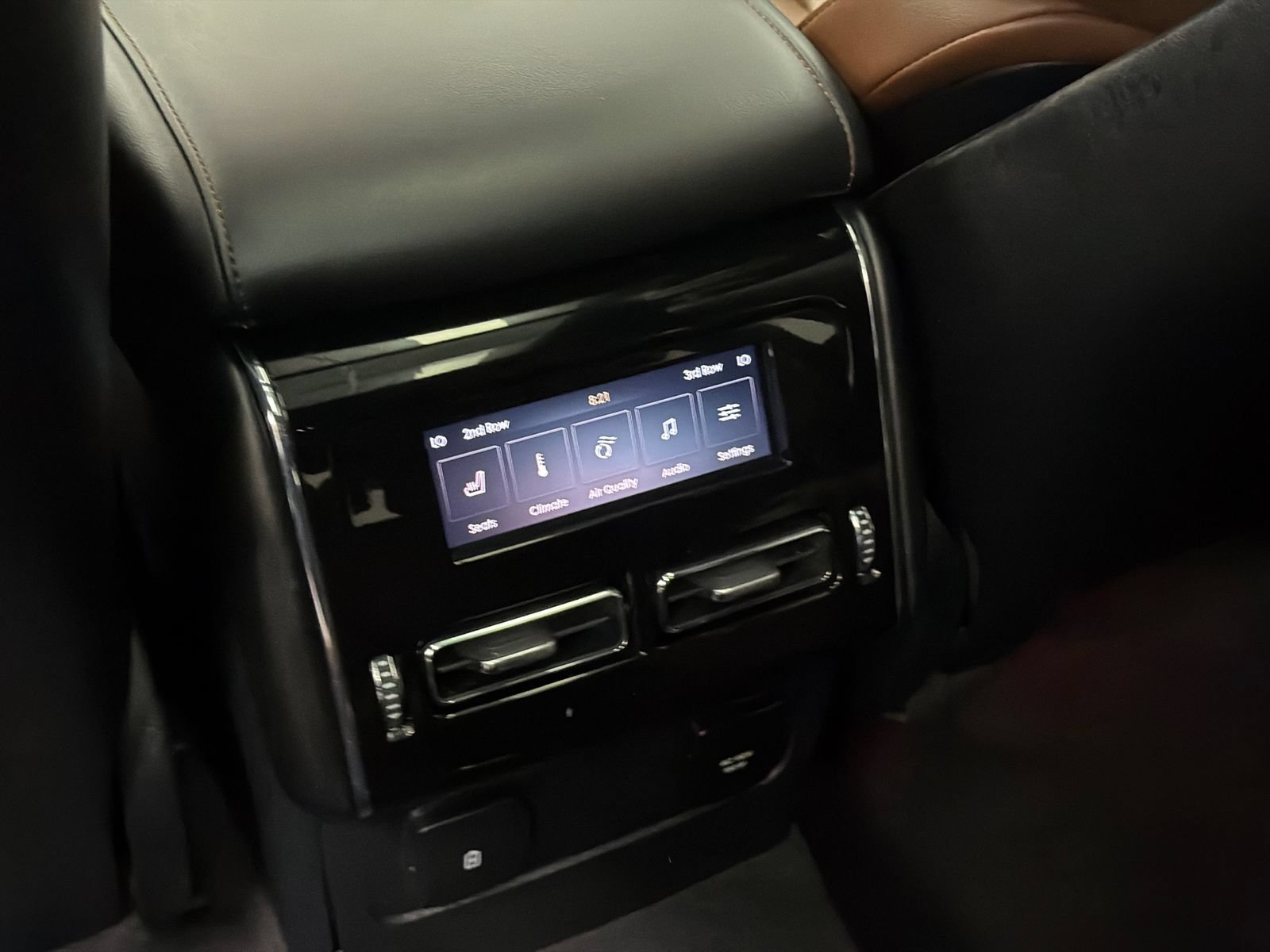 Certified 2023 Lincoln Aviator Grand Touring w/ Equipment Group 301A AWD/4WD image 21