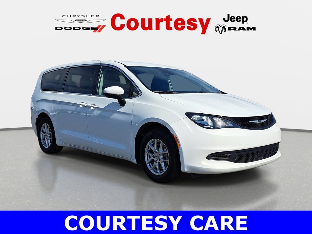 Used 2023 Chrysler Voyager LX FWD image 1