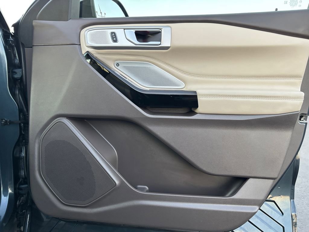 Used 2022 Ford Explorer Platinum w/ Equipment Group 601A image 26