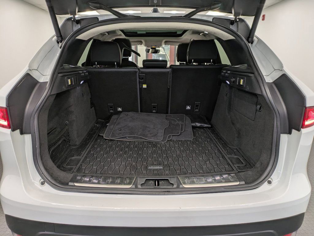 Used 2020 Jaguar F-PACE Prestige image 24