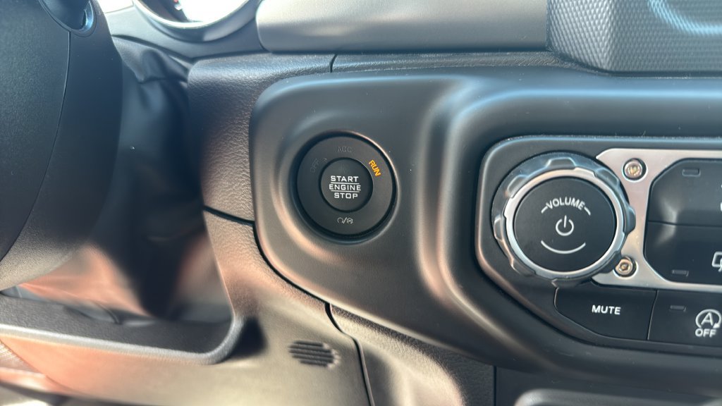 Used 2023 Jeep Wrangler Unlimited Sport AWD/4WD image 22