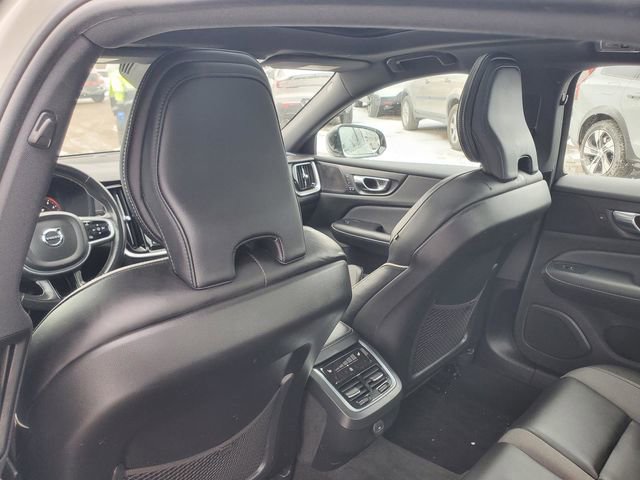 Used 2021 Volvo S60 T5 R-Design image 29