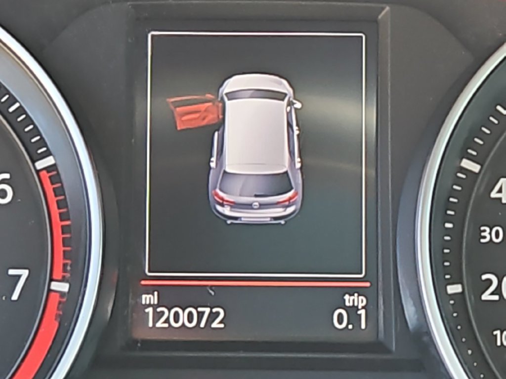 Used 2017 Volkswagen GTI SE FWD image 23
