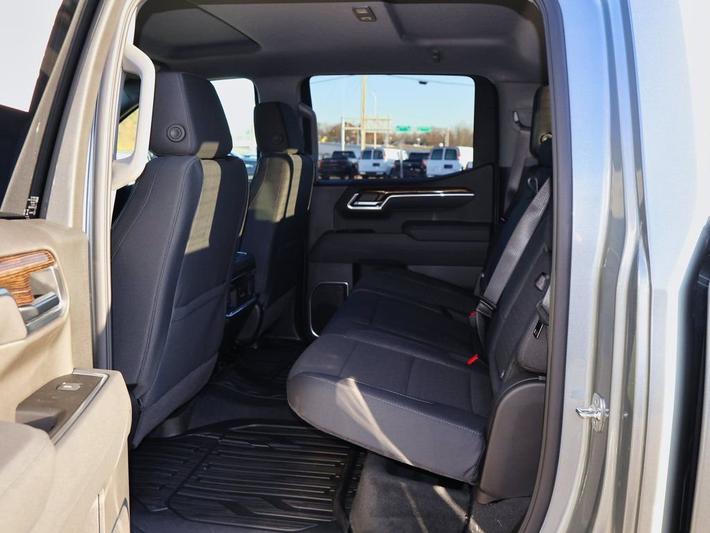 New 2026 GMC Sierra 1500 Elevation image 11
