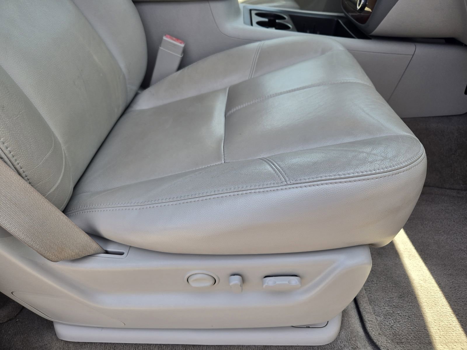 Used 2011 Chevrolet Tahoe LT w/ Luxury Package RWD image 20
