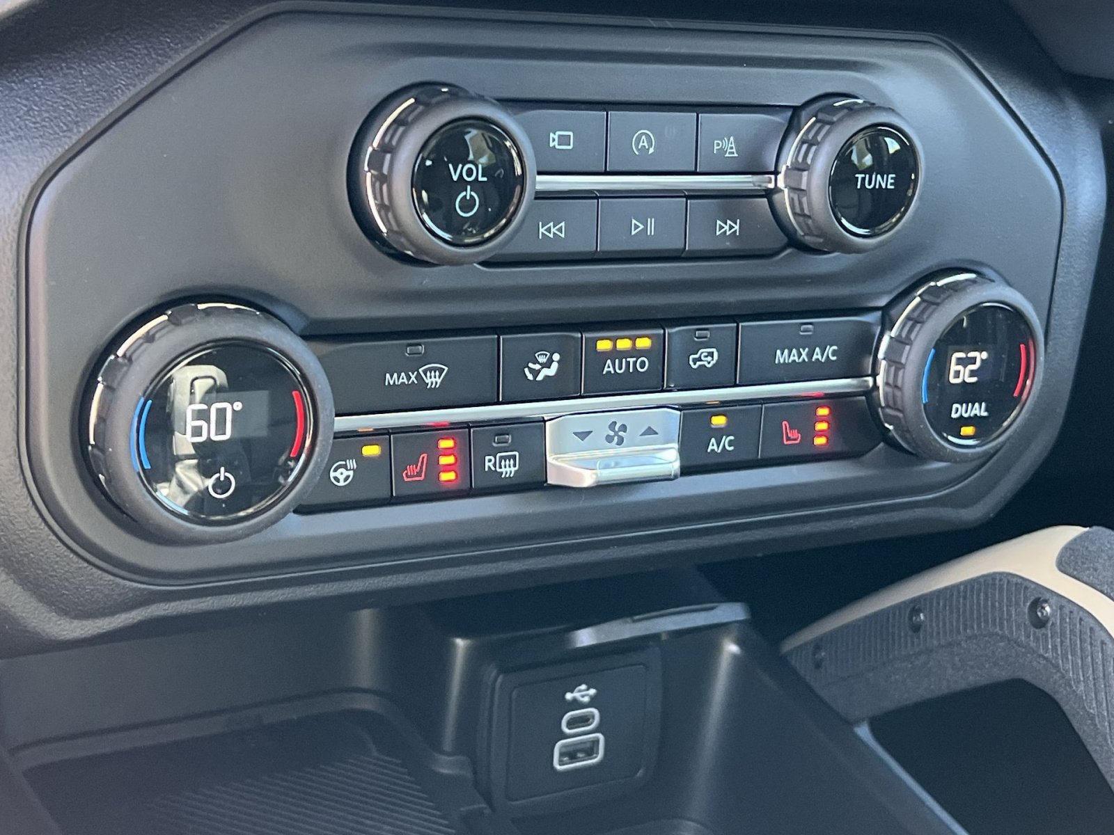 New 2026 Ford Bronco Badlands AWD/4WD image 21