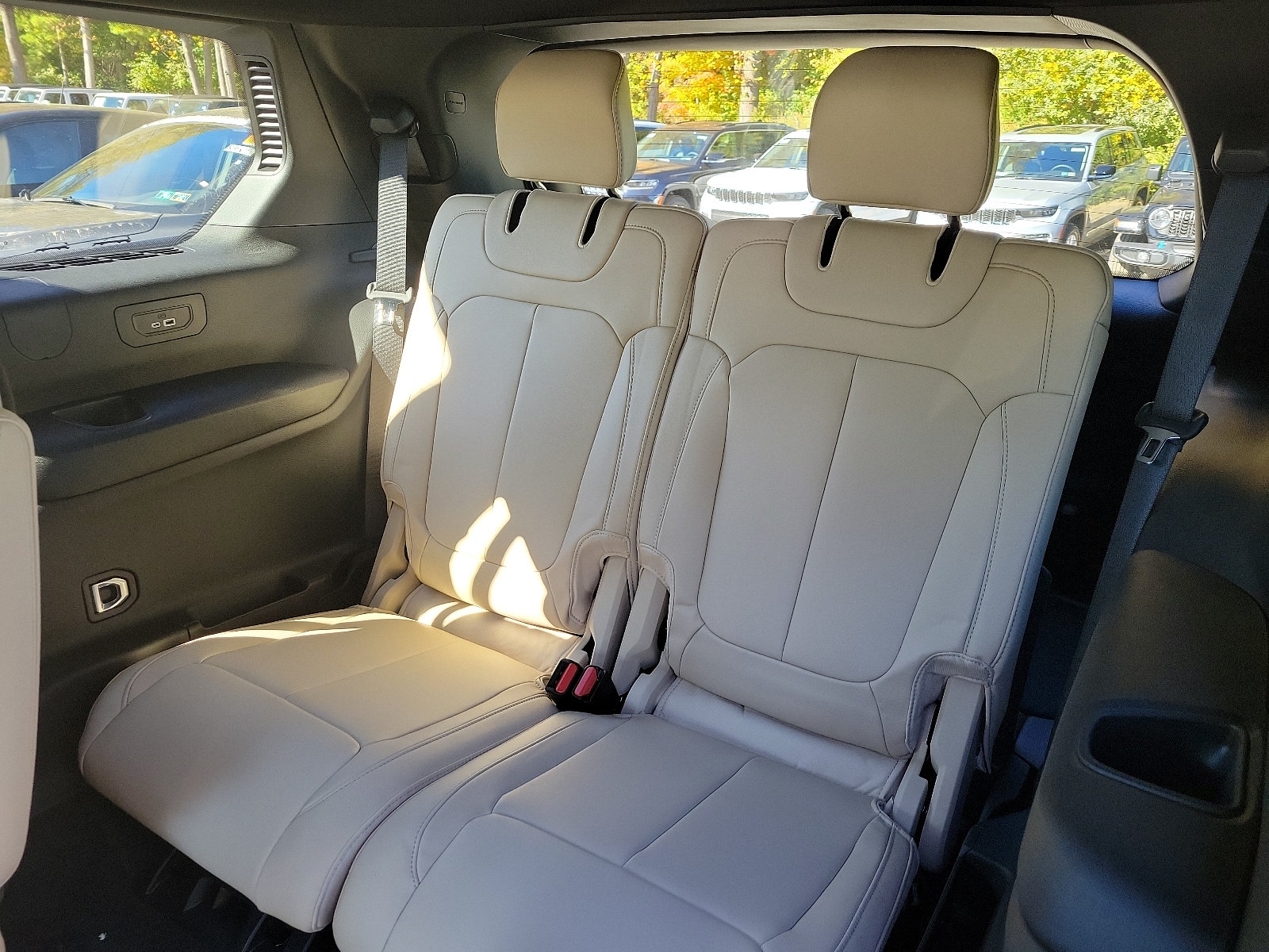 New 2023 Jeep Grand Cherokee L Limited AWD/4WD image 7