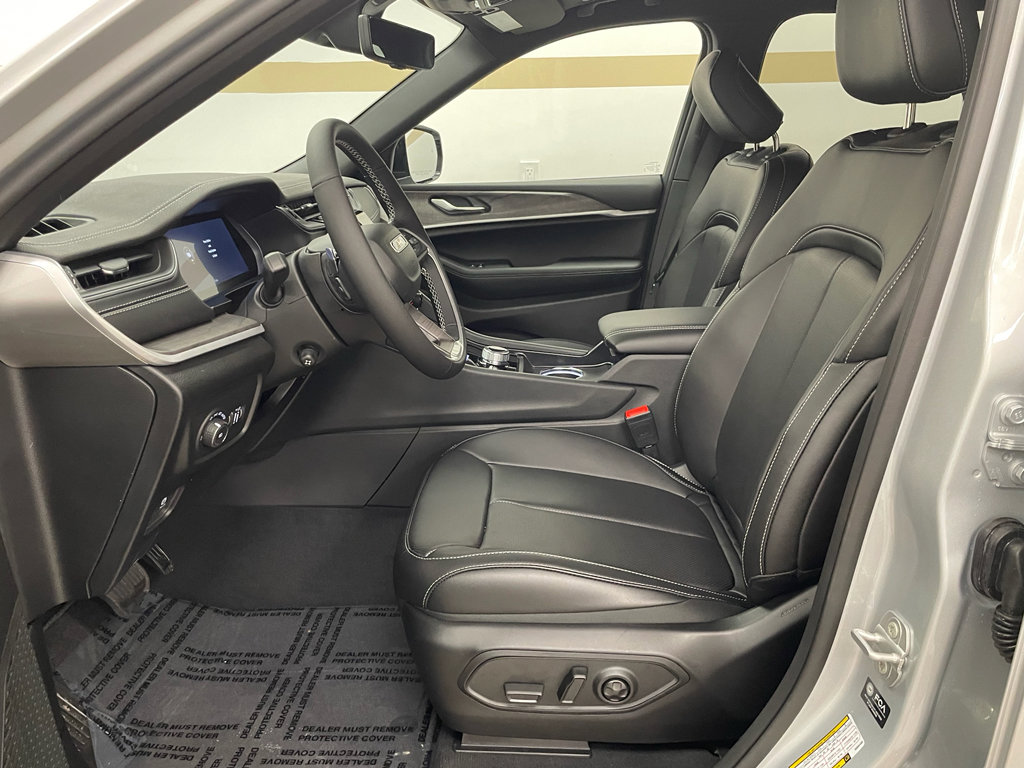 New 2025 Jeep Grand Cherokee L Limited w/ Luxury Tech Group II image 5