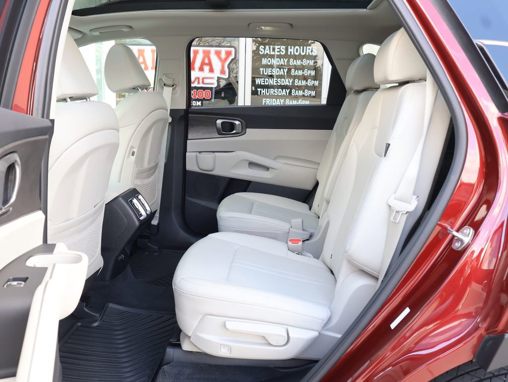 Used 2025 Kia Sorento X-Line EX AWD/4WD image 26