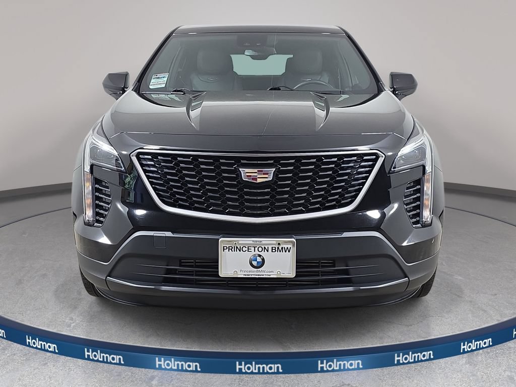 Used 2022 Cadillac XT4 Luxury w/ Cold Weather Package AWD/4WD image 3