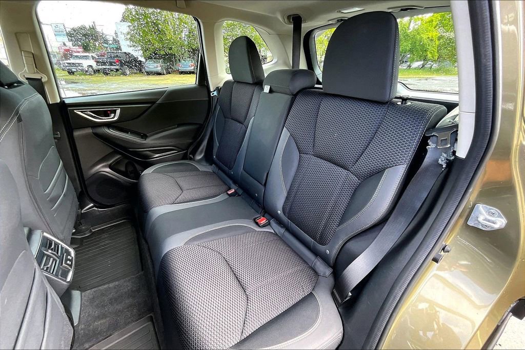 Used 2023 Subaru Forester Premium AWD/4WD image 21