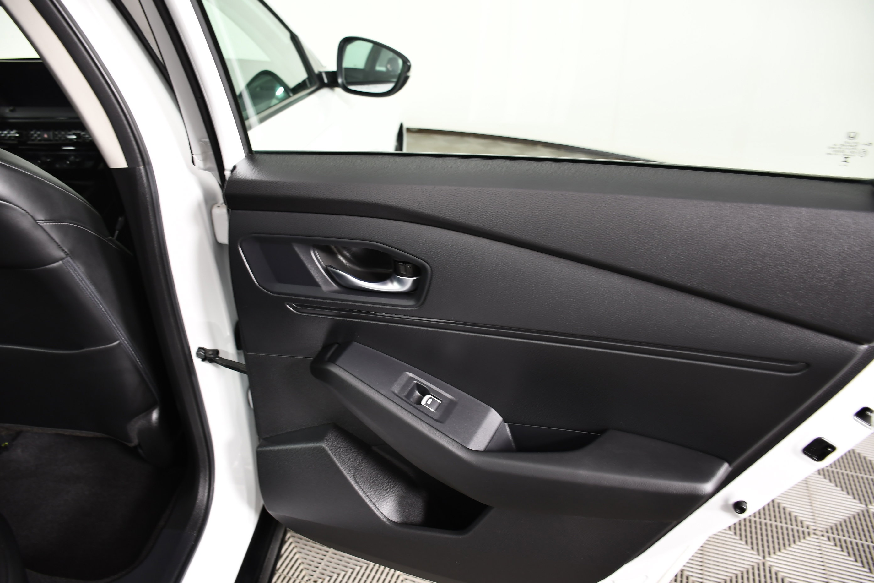 Certified 2025 Honda Accord EX-L image 43