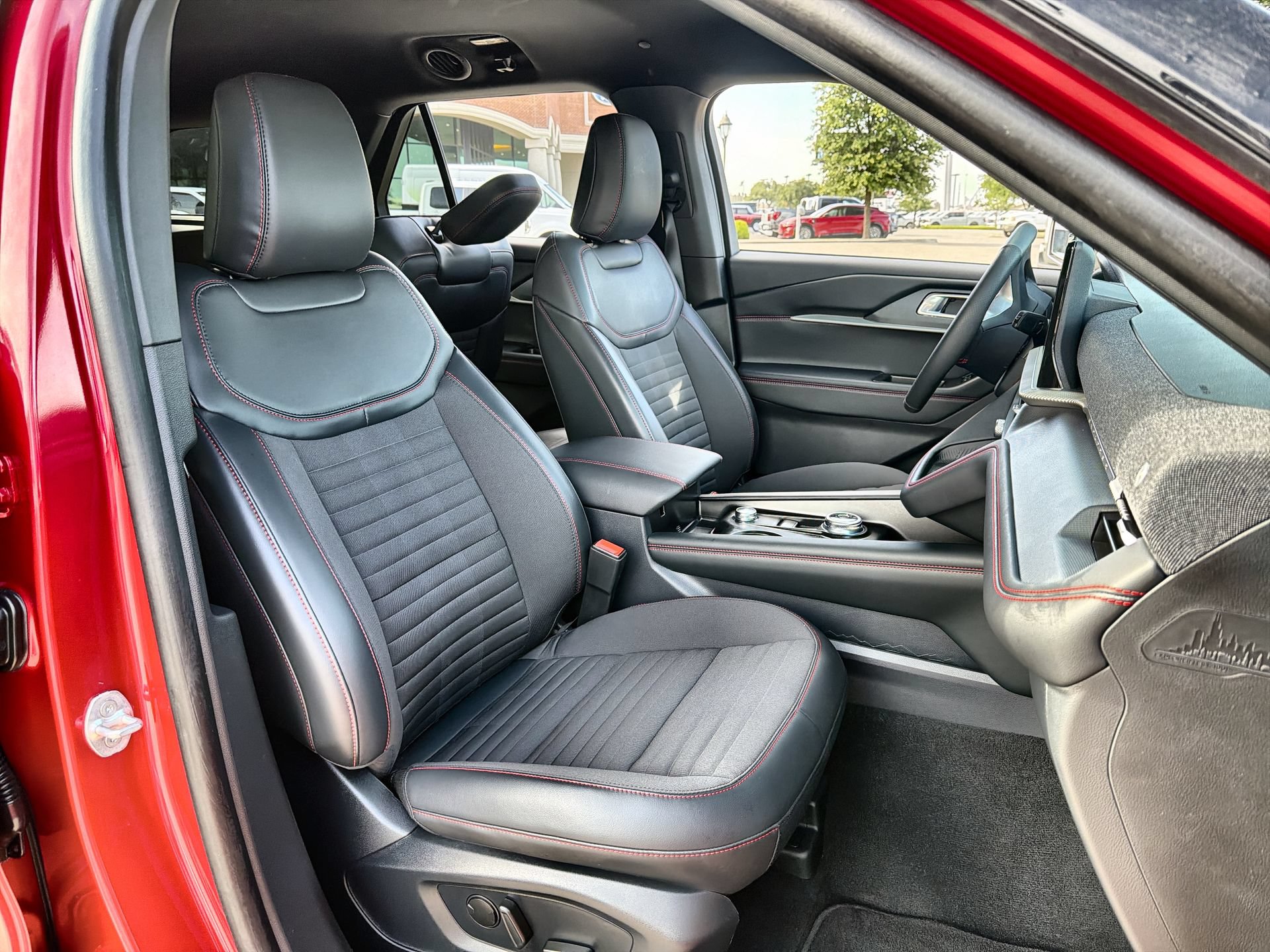 Used 2026 Ford Explorer ST-Line w/ ST-Line Street Pack RWD image 24