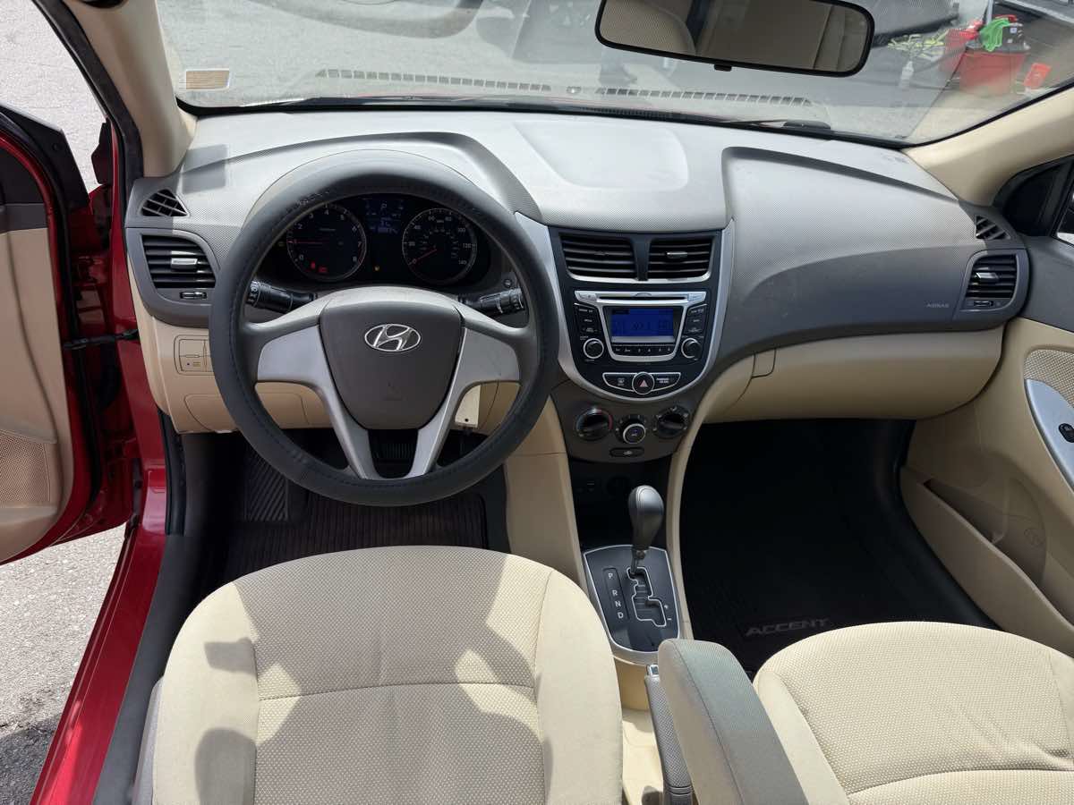 Used 2014 Hyundai Accent GLS FWD image 17