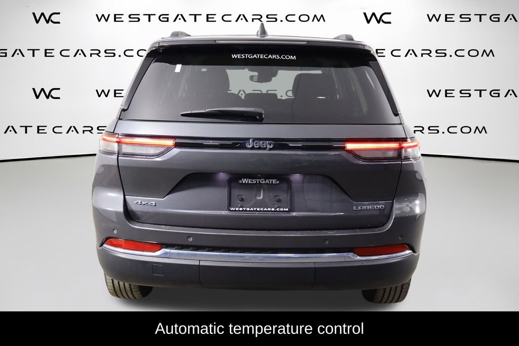 Used 2023 Jeep Grand Cherokee Laredo image 4