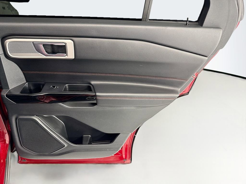 Used 2022 Ford Explorer ST-Line image 26