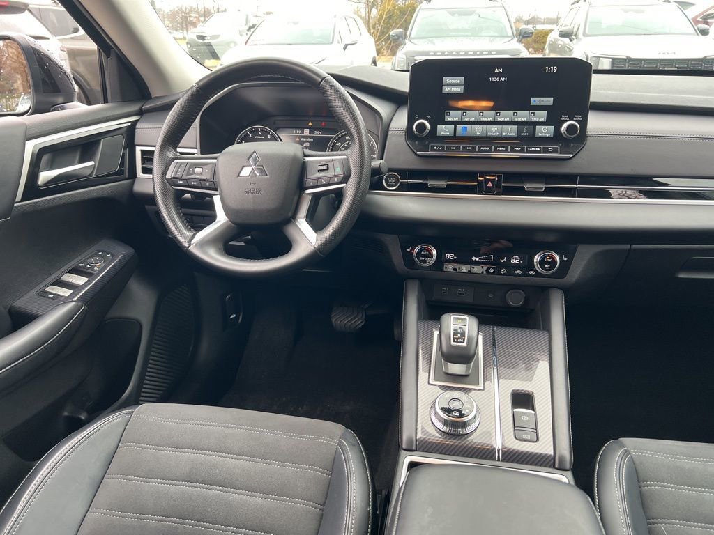 Used 2024 Mitsubishi Outlander SE image 18