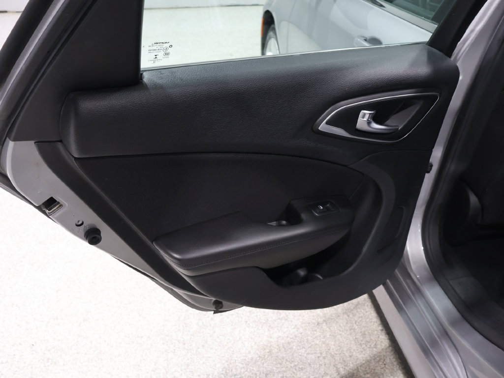 Used 2015 Chrysler 200 Limited w/ Convenience Group FWD image 19