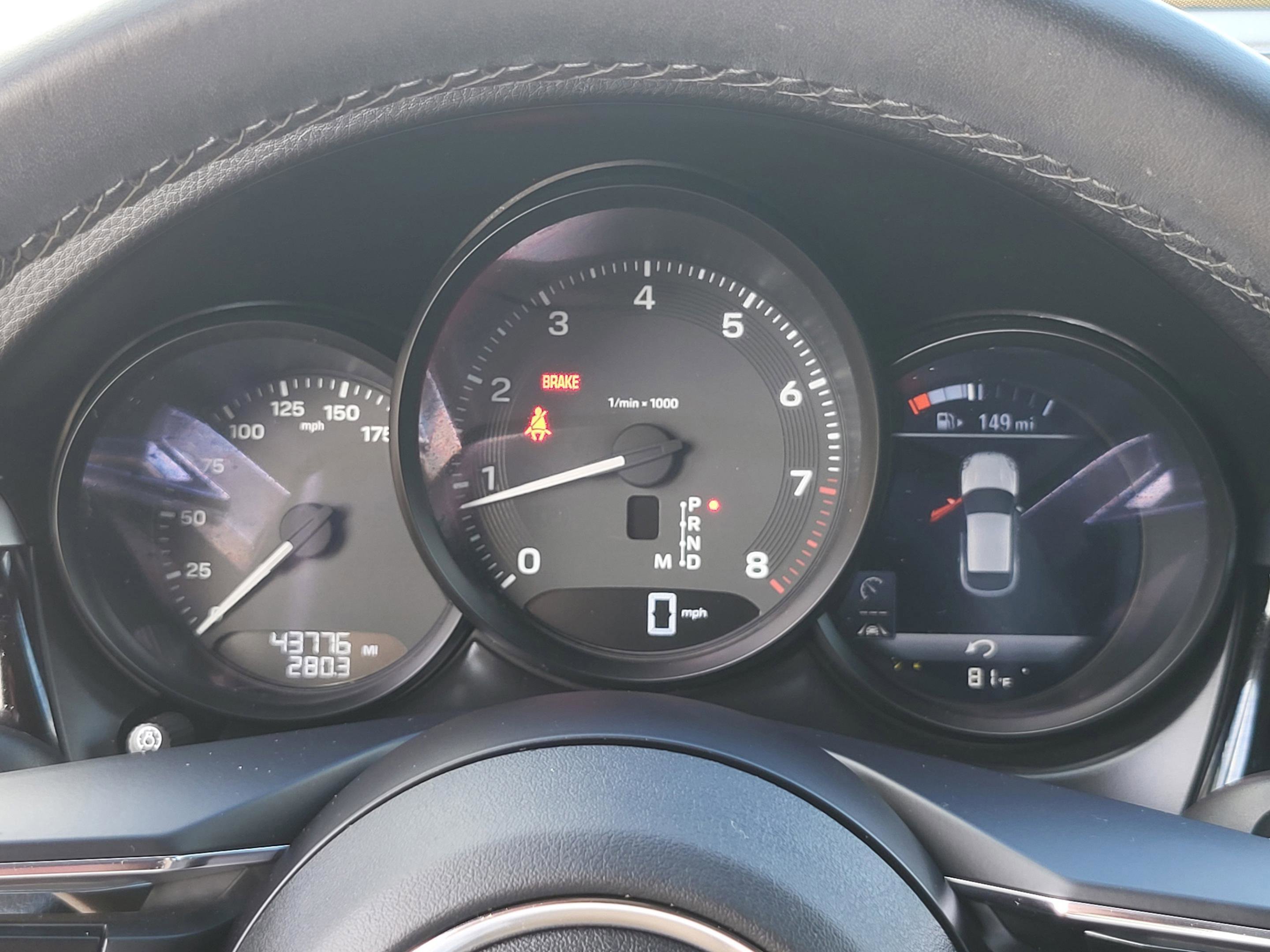 Used 2023 Porsche Macan AWD/4WD image 58