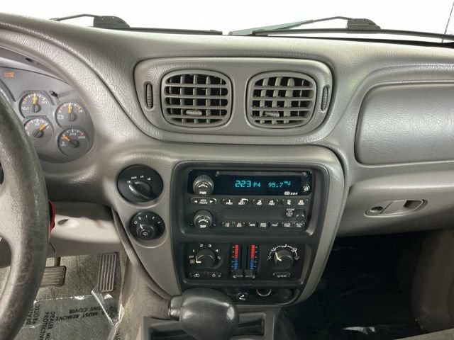 Used 2002 Chevrolet TrailBlazer LS w/ Preferred Equipment Group AWD/4WD image 17