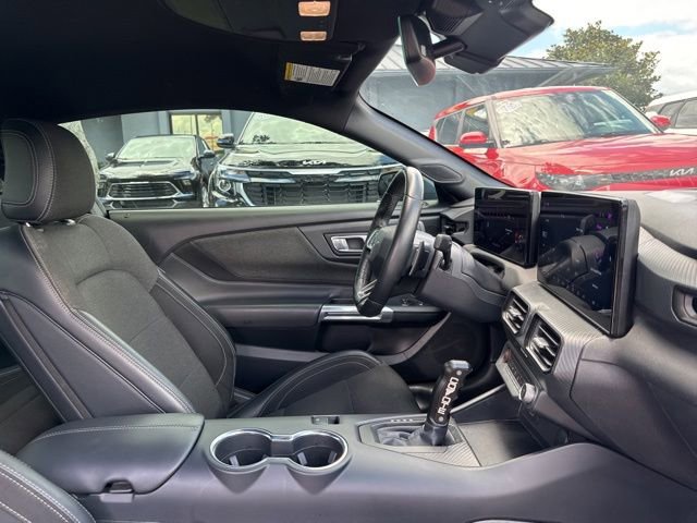Used 2025 Ford Mustang GT RWD image 11