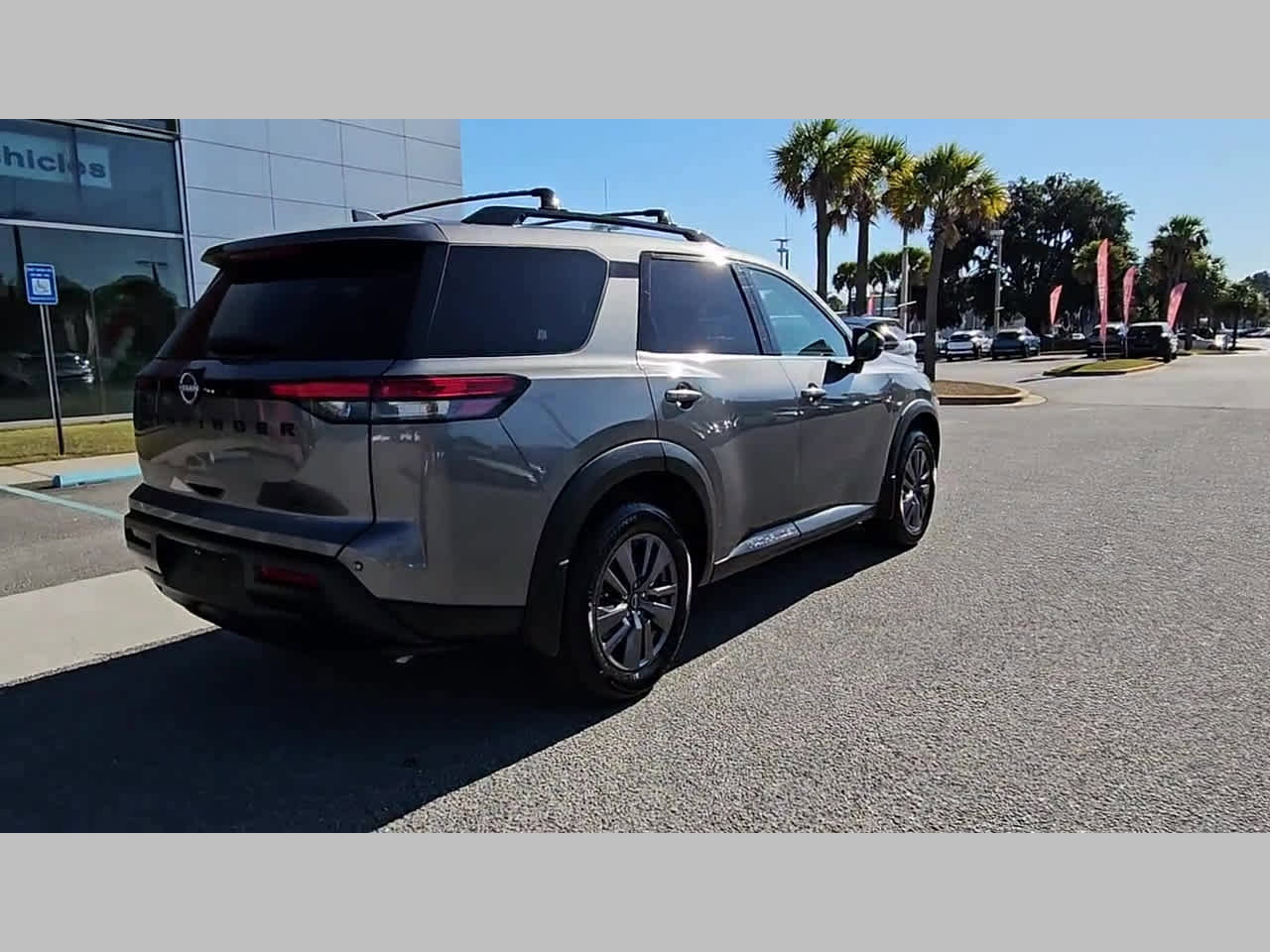 Used 2022 Nissan Pathfinder SV w/ SV Black Package image 33