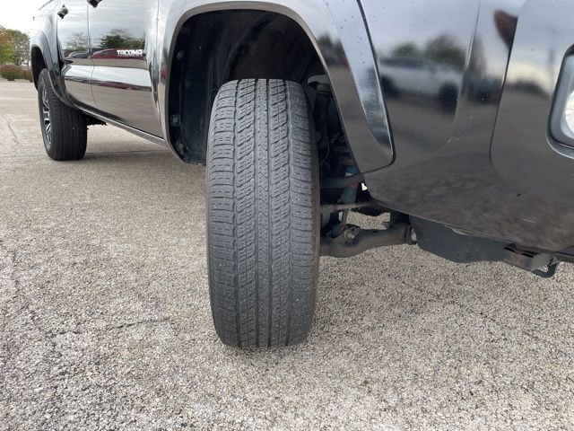Used 2021 Toyota Tacoma TRD Off-Road image 18