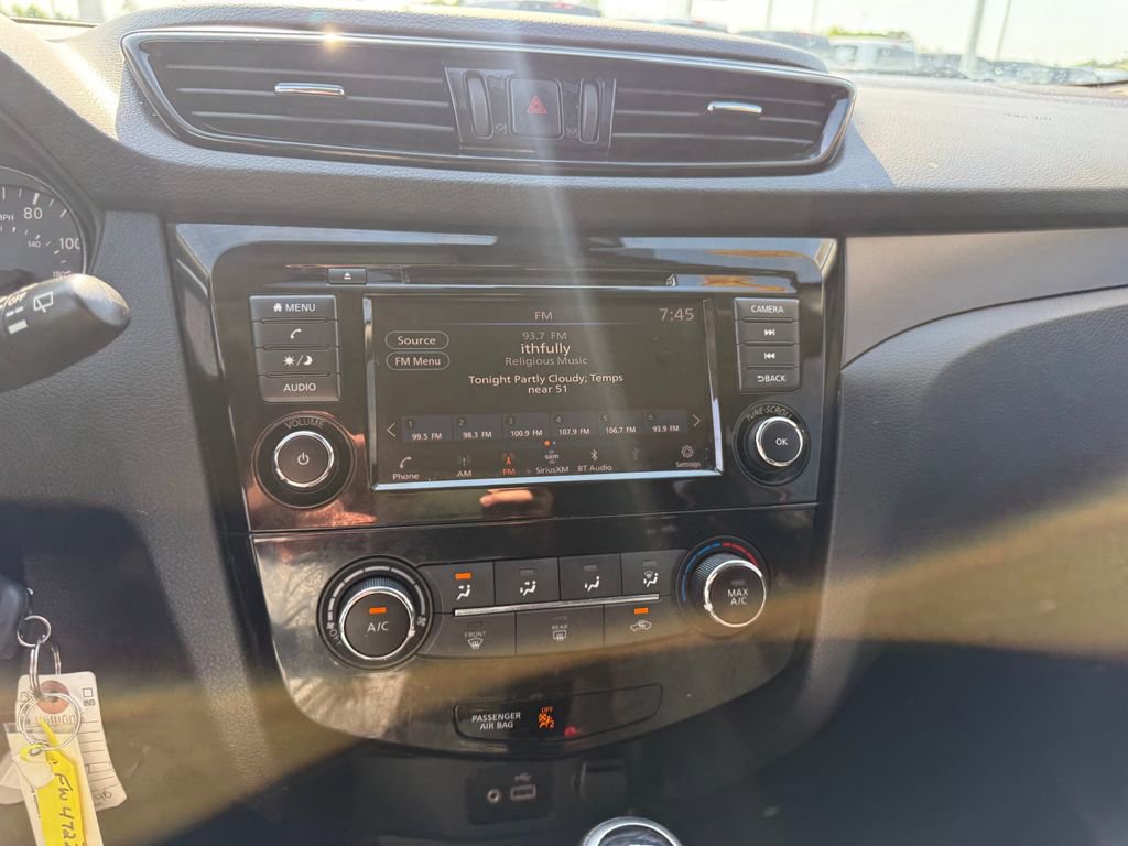 Used 2021 Nissan Rogue Sport S image 36