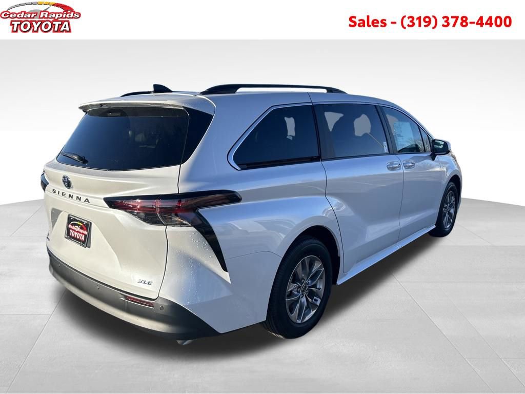 New 2026 Toyota Sienna XLE image 5