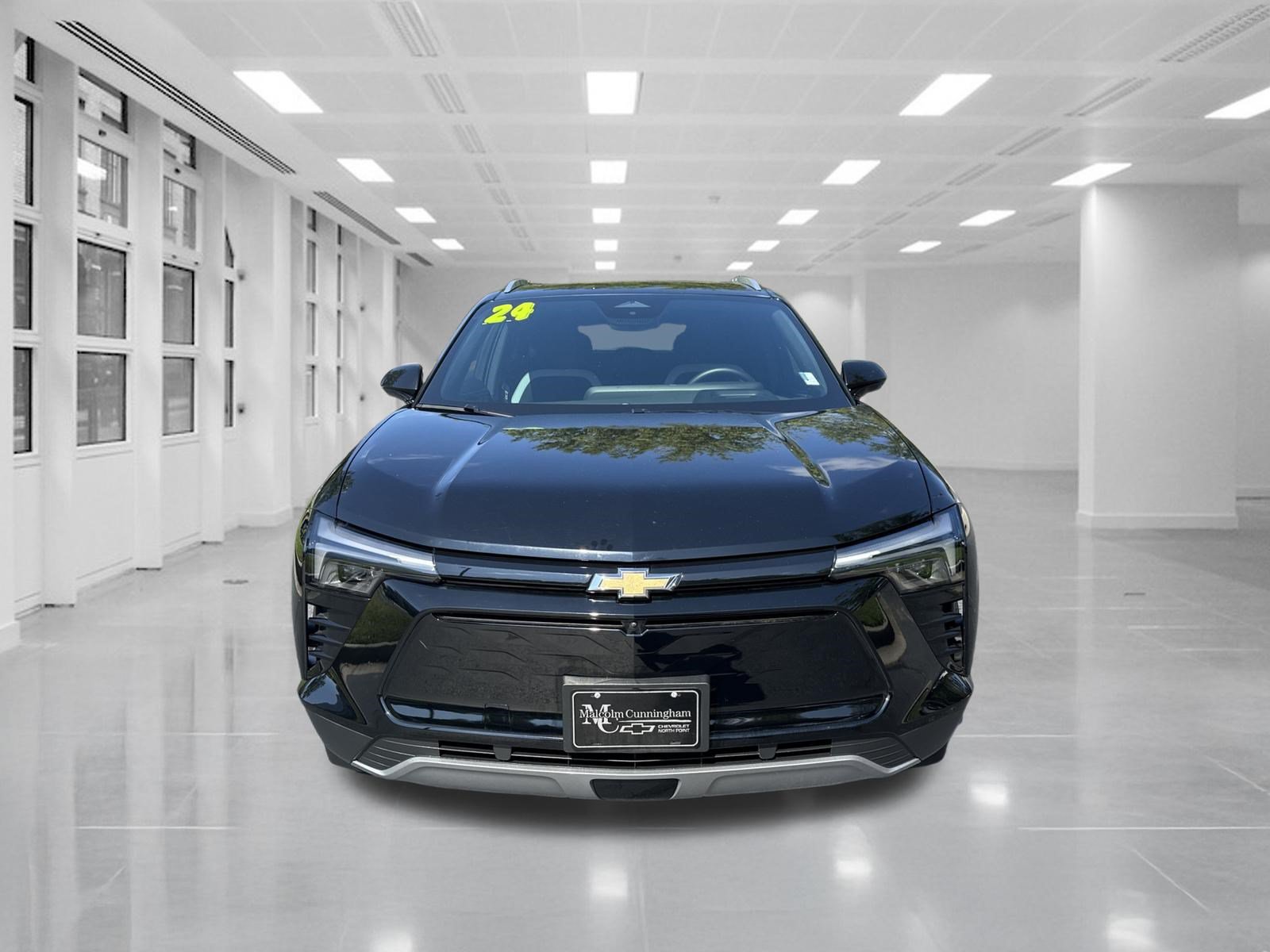 Used 2024 Chevrolet Blazer EV LT AWD/4WD image 2