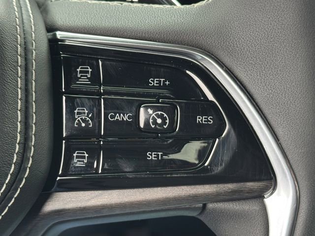 Certified 2023 Jeep Grand Cherokee Overland w/ Luxury Tech Group IV AWD/4WD image 29