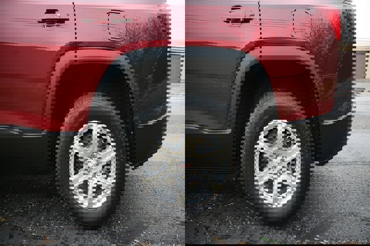 Used 2018 GMC Acadia SLE w/ LPO, Floor Liner Package image 27