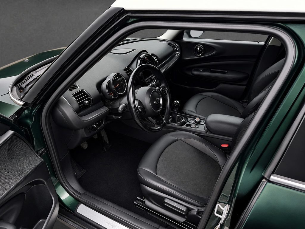 Used 2017 MINI Cooper Clubman FWD image 7