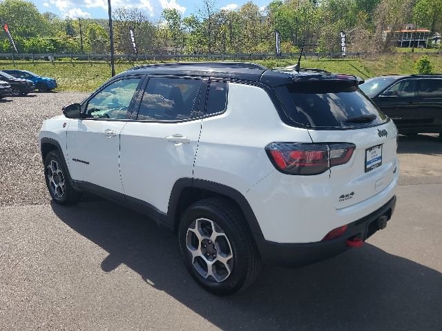 Used 2022 Jeep Compass Trailhawk w/ Trailhawk Elite Group AWD/4WD image 3