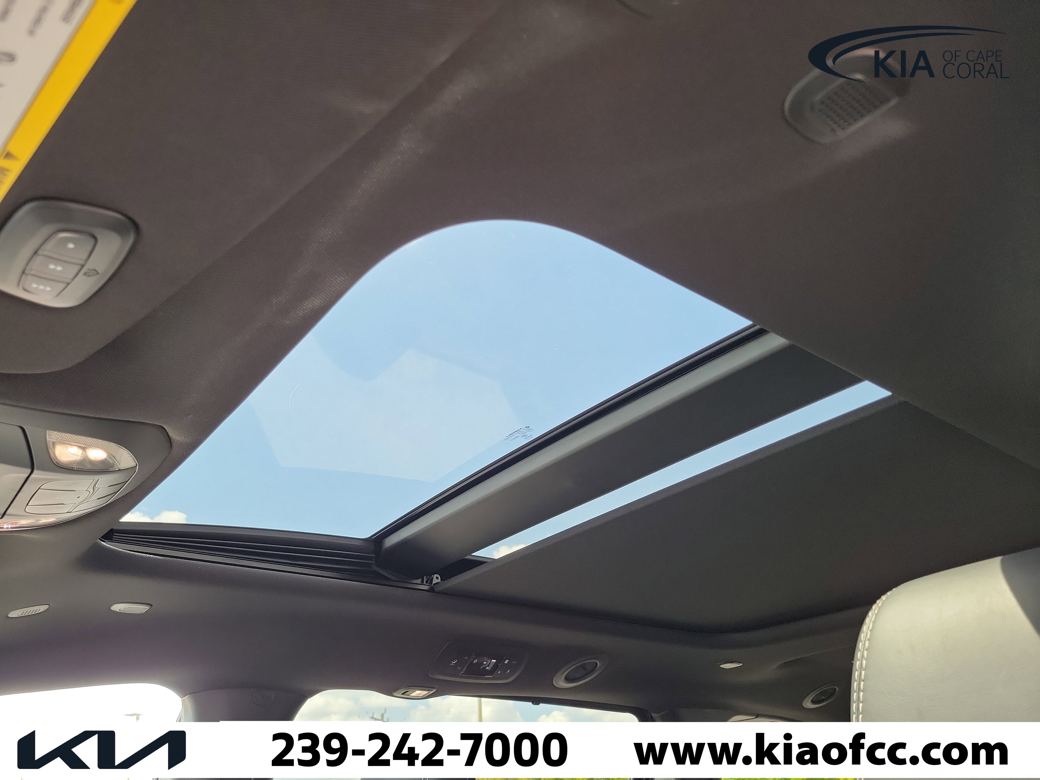 Used 2026 Chrysler Pacifica Limited image 22