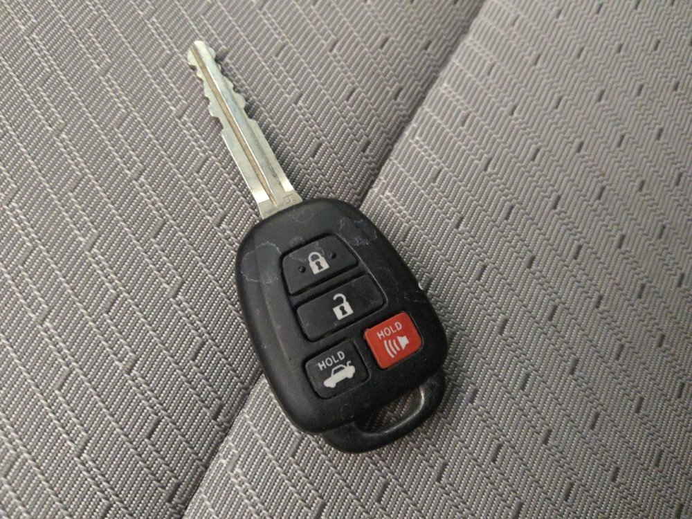 Used 2017 Toyota Camry LE FWD image 32