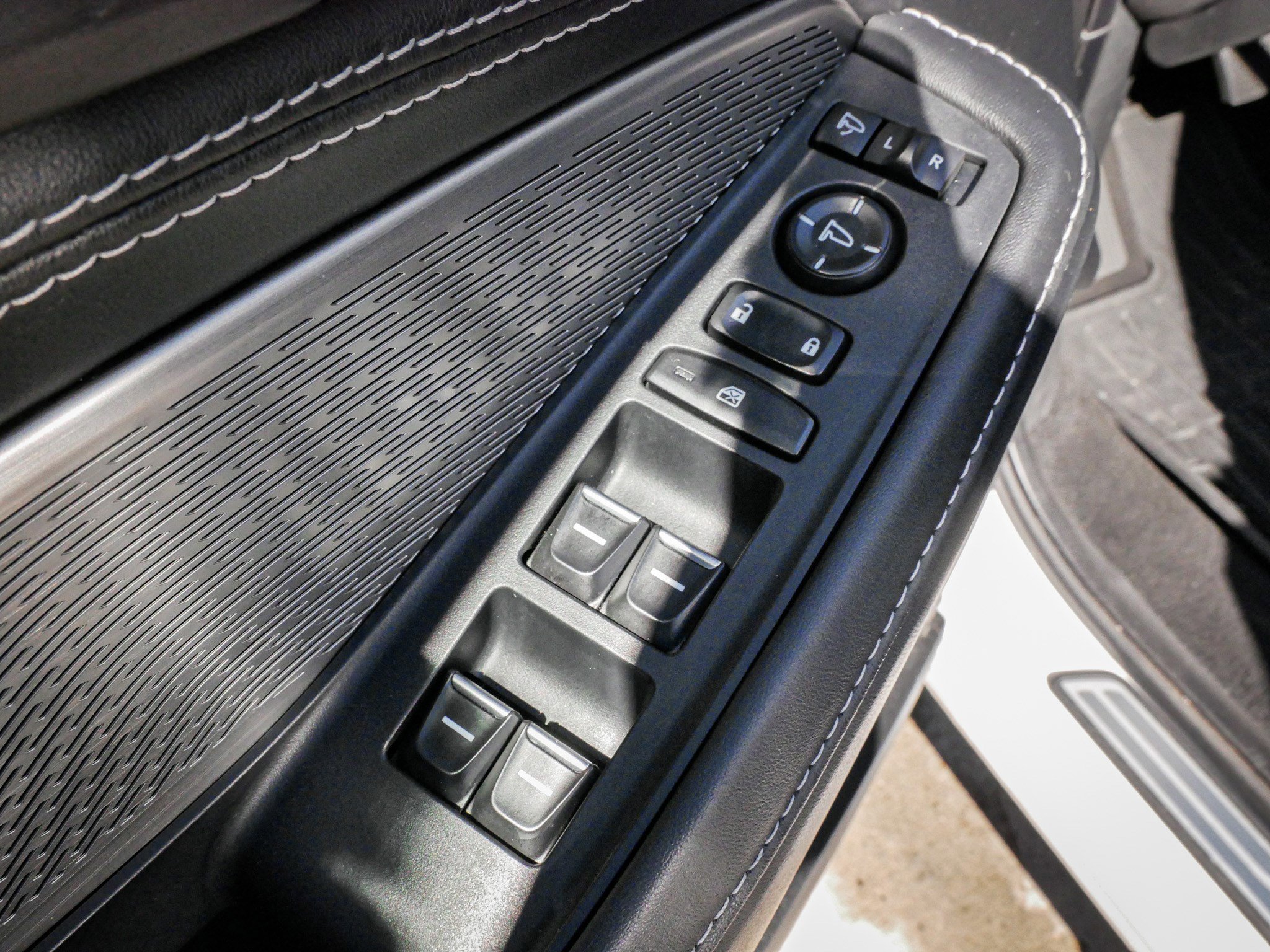 Used 2024 Acura MDX SH-AWD w/ Advance Package image 15