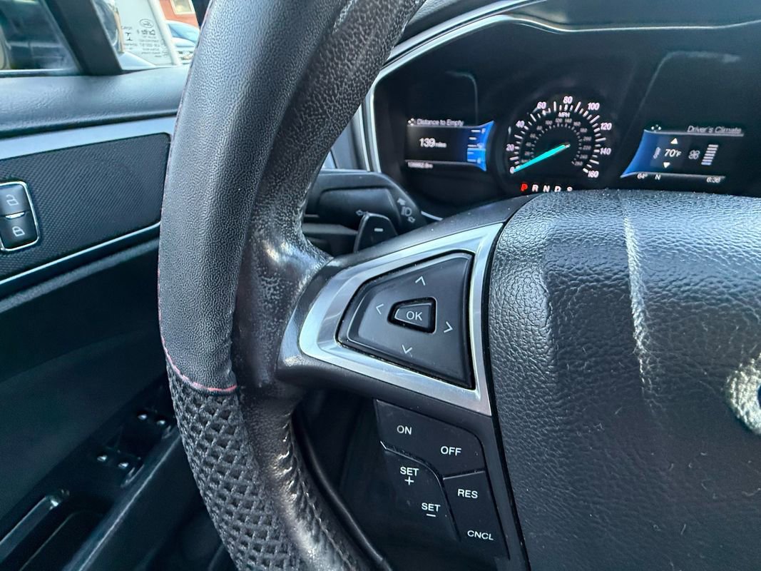 Used 2015 Ford Fusion SE AWD/4WD image 20