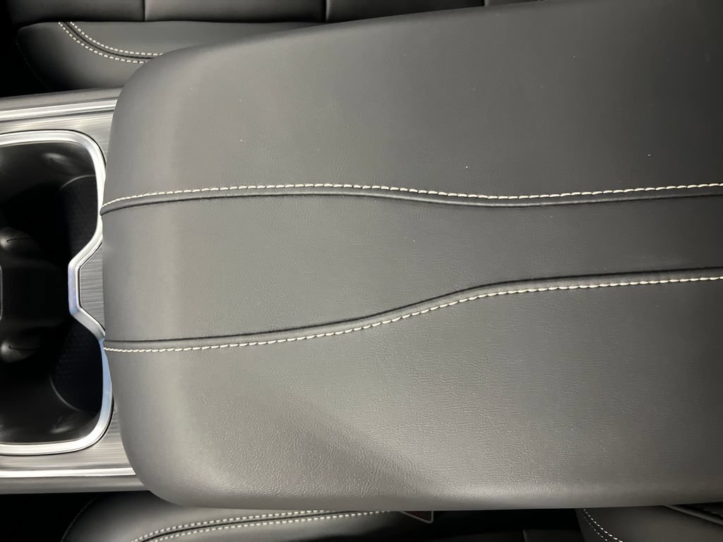 New 2026 GMC Acadia Elevation w/ Black Edition AWD/4WD image 27